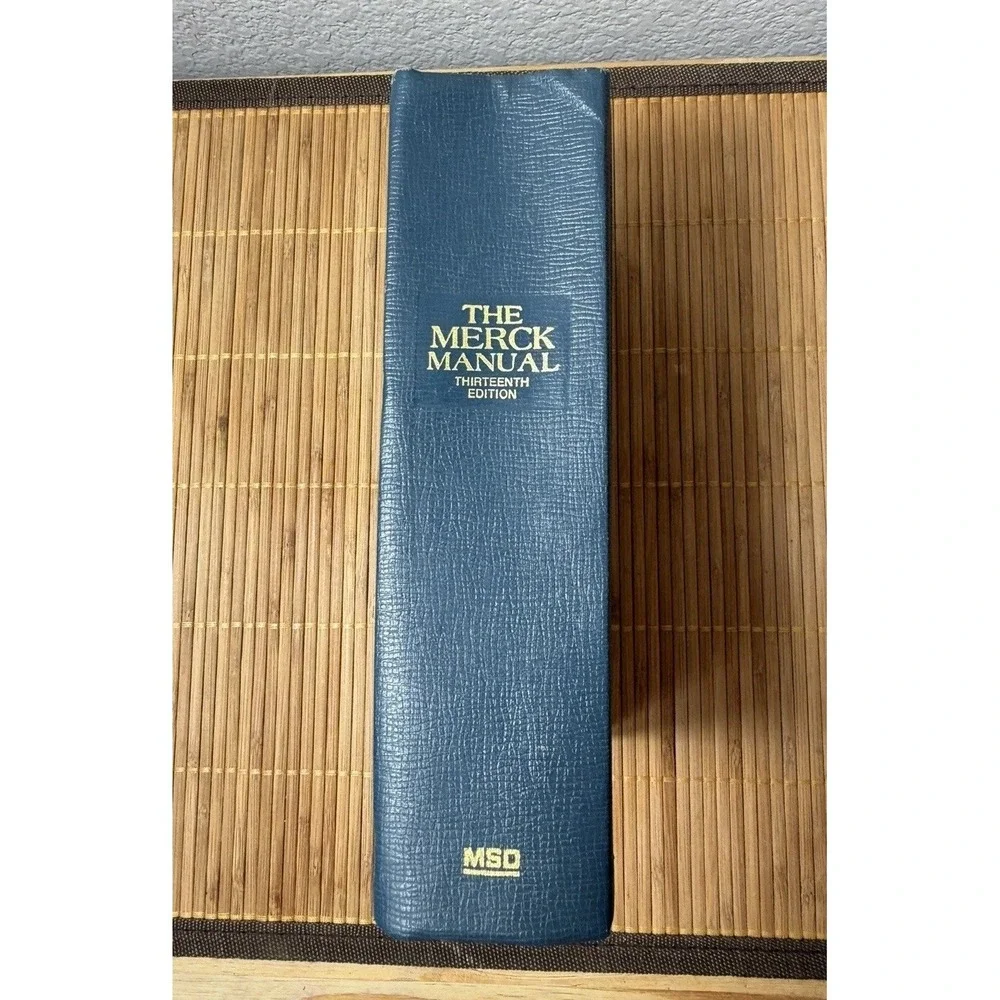 The Merck Manual of Diagnosis & Therapy 13th Edition Hardcover, 1977 Indexed